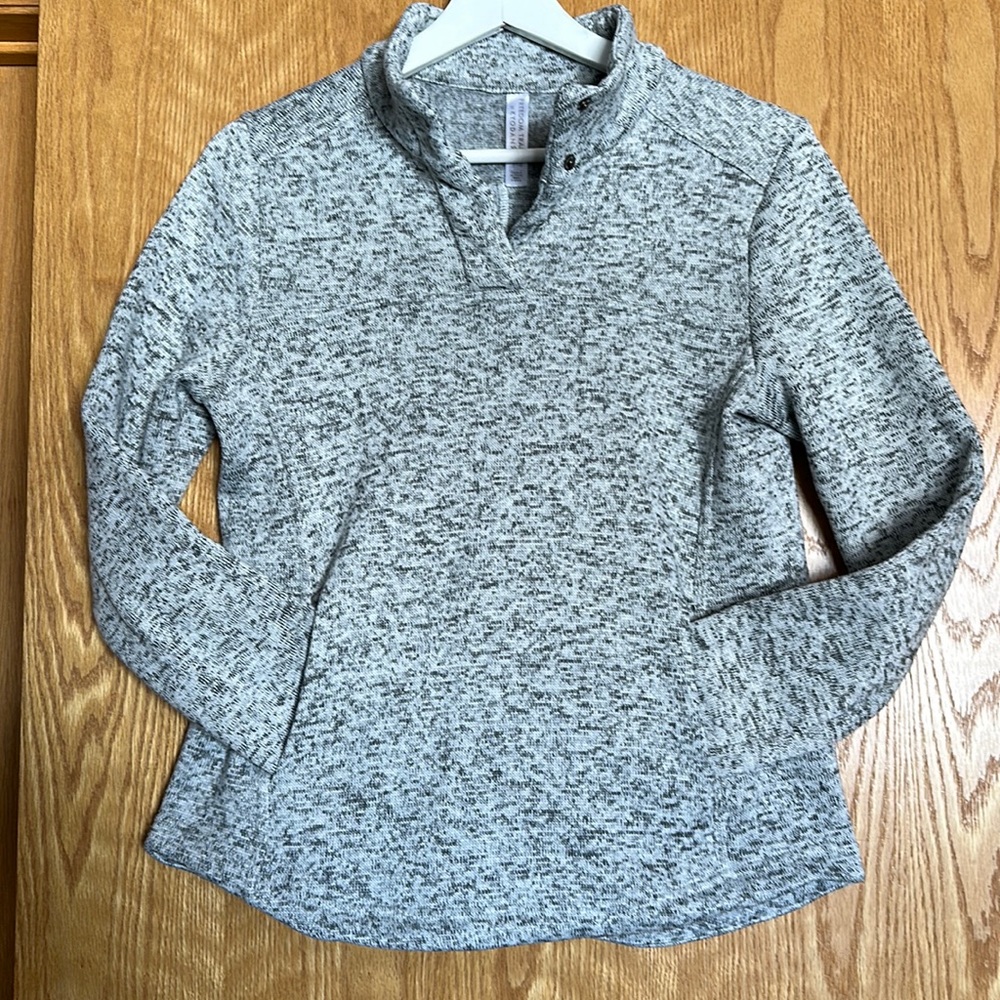 Freedom Trail by Kyodan Light & Dark Gray Long-sleeve Pullover w/Buttons - Small